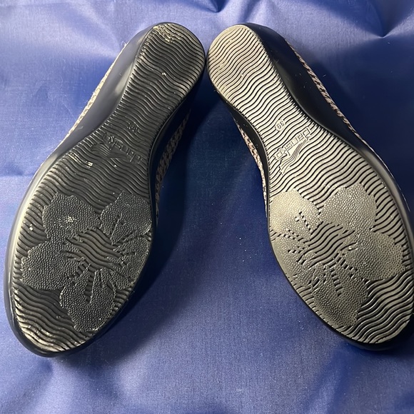 Dansko Debra Loafer, size 39 (8.5-9 US) - Picture 6 of 7